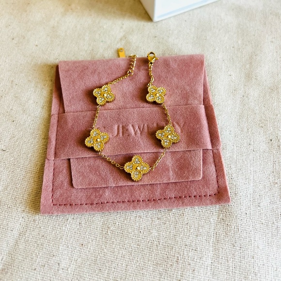 Black Petite Clover Double Sided Four Leaf Gold Filled Zircon Stone - Picture 7 of 8